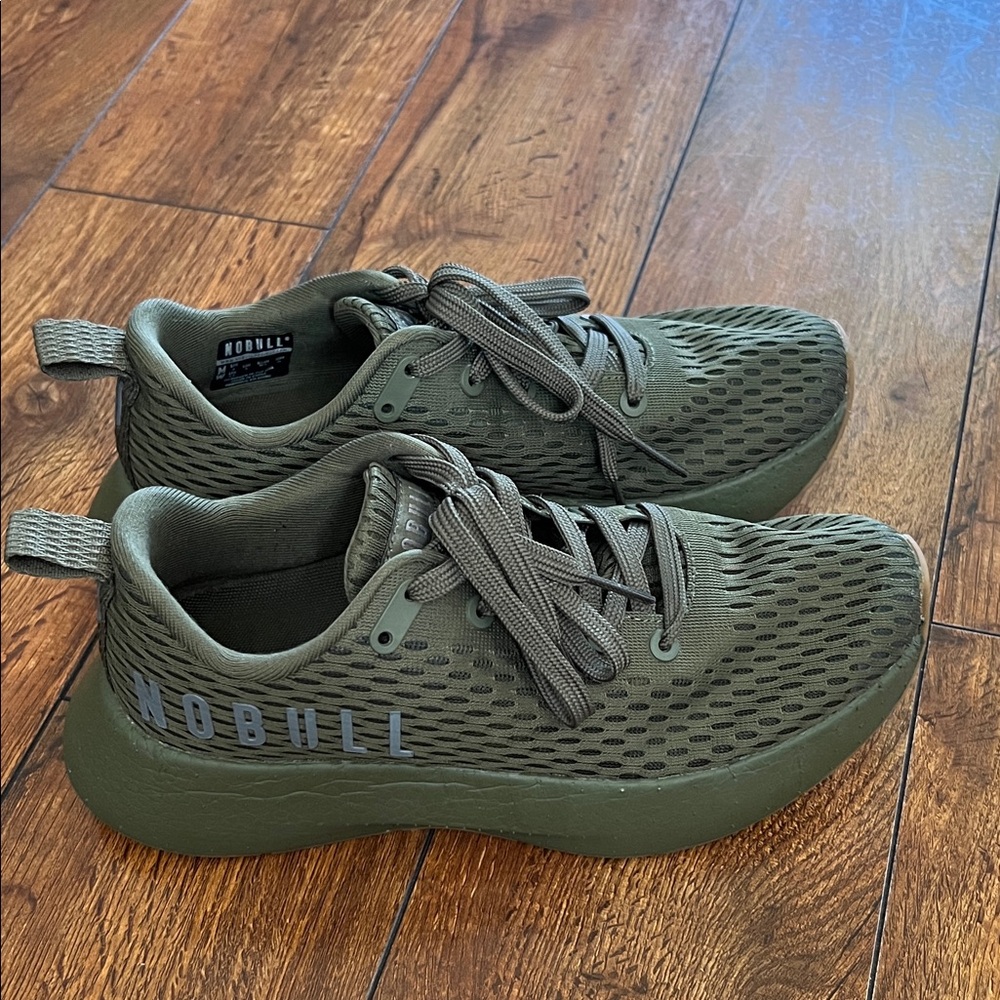 NOBULL  Forest Green runner